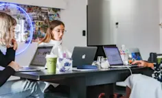 别光盯着“一键同步”：小红书的阳谋与微信的“围城”